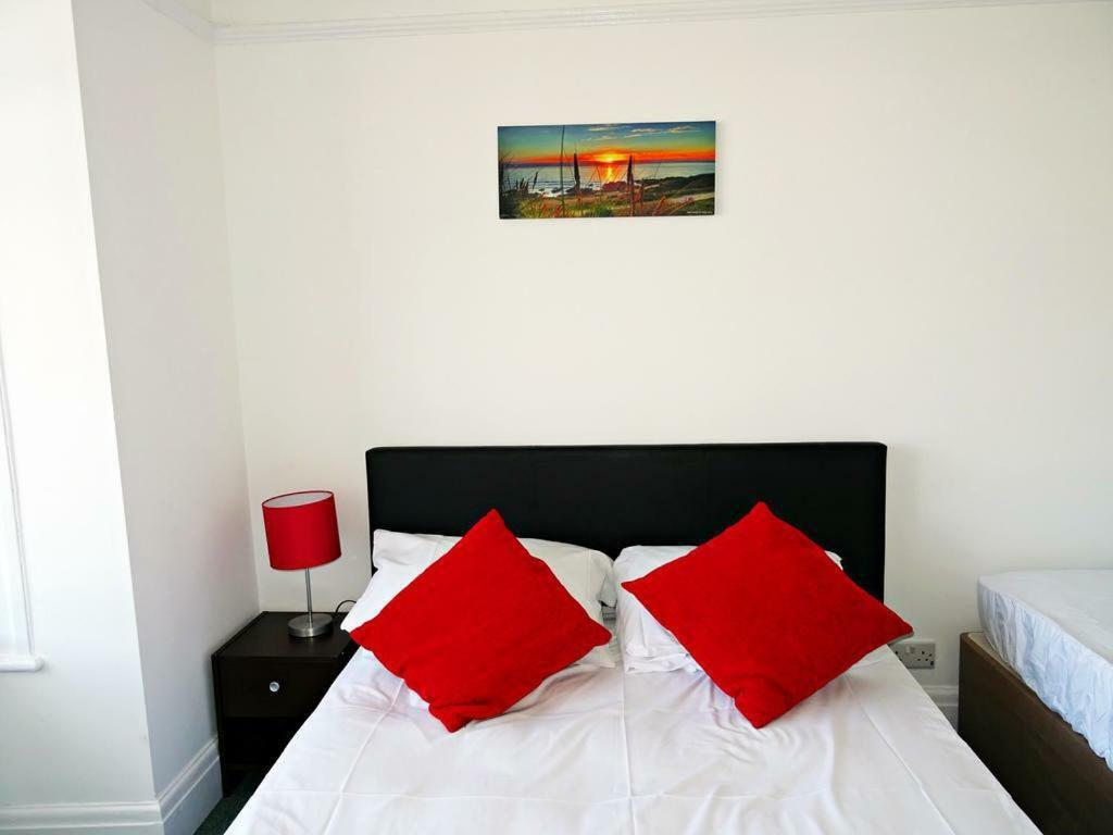 Hotel Ocean Breeze New Quay Exterior foto